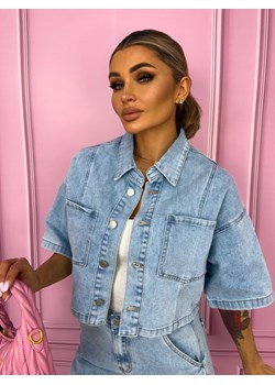 KOSZULA JEANSOWA Z KRÓTKIM RĘKAWEM ZAPINANA NA GUZIKI- NIEBIESKA ze sklepu olika.com.pl w kategorii Koszule damskie - zdjęcie 189131854