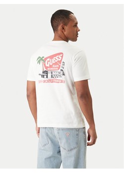 Guess Jeans T-Shirt M6GIC0 K8HM0 Biały Regular Fit ze sklepu MODIVO w kategorii T-shirty męskie - zdjęcie 189135751