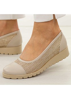 Beżowe półbuty damskie M.Daszyński 1628-25 ze sklepu suzana.pl w kategorii Półbuty damskie - zdjęcie 189136560