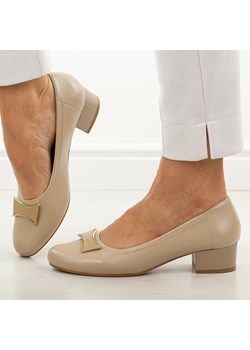 Beżowe czółenka damskie na obcasie Jezzi asa200-15 ze sklepu suzana.pl w kategorii Czółenka - zdjęcie 189136791
