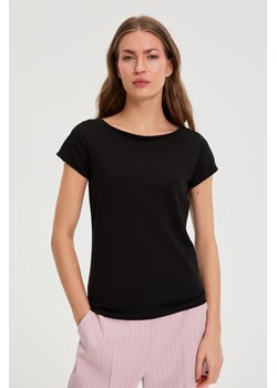 Bawełniany t-shirt czarny ze sklepu Moodo.pl w kategorii Bluzki damskie - zdjęcie 189136980