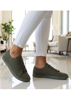 Wiązane tenisówki z tkaniny oliwkowe /E1-3 +H2 18717 T7/ ze sklepu Pantofelek24.pl w kategorii Trampki damskie - zdjęcie 189143310