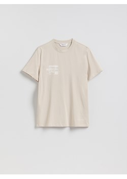 Reserved - T-shirt regular z nadrukiem - beżowy ze sklepu Reserved w kategorii T-shirty męskie - zdjęcie 189160963