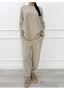 Beżowy Sztruksowy Komplet o Luźnym Kroju ze sklepu ModnaKiecka.pl w kategorii Komplety i garnitury damskie - zdjęcie 189170410