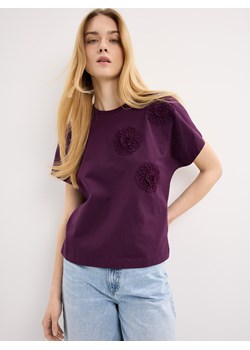 Mohito - T-shirt z kwiatową aplikacją - ciemny fiolet ze sklepu Mohito w kategorii Bluzki damskie - zdjęcie 189175944