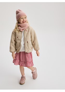 Reserved - Prążkowana czapka z aplikacją - różowy ze sklepu Reserved w kategorii Czapki dziecięce - zdjęcie 189176093