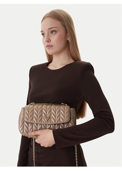 Guess Torebka Cheryl HWTQ97 20210 Beżowy ze sklepu MODIVO w kategorii Listonoszki - zdjęcie 189179030