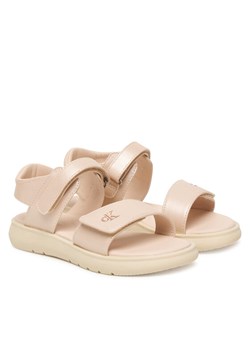 Calvin Klein Sandały Velcro Sandal V1A2-83241-1372 S Różowy ze sklepu MODIVO w kategorii Sandały dziecięce - zdjęcie 189179040