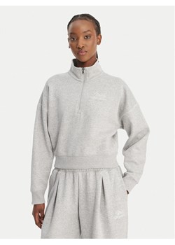 Under Armour Bluza Rival Fleece Script 6012292 Szary Regular Fit ze sklepu MODIVO w kategorii Bluzy damskie - zdjęcie 189179082