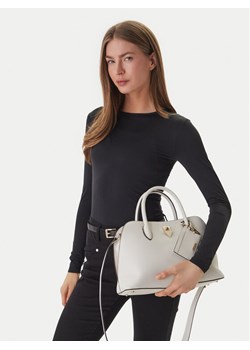 Guess Torebka Patsie HWZG99 19060 Écru ze sklepu MODIVO w kategorii Kuferki - zdjęcie 189181590