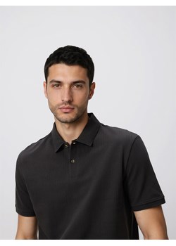 Reserved - Koszulka polo regular ze strukturalnej dzianiny - ciemnoszary ze sklepu Reserved w kategorii T-shirty męskie - zdjęcie 189182083