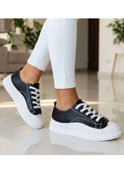 Czarne trampki damskie na platformie /J4-2 18742 T7/ ze sklepu Pantofelek24.pl w kategorii Trampki damskie - zdjęcie 189182201