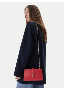 Torebka Tommy Hilfiger Th Libre Chain Crossover AW0AW18614 Czerwony ze sklepu eobuwie.pl w kategorii Listonoszki - zdjęcie 189182231