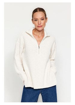 trendyol Sweter w kolorze kremowym ze sklepu Limango Polska w kategorii Swetry damskie - zdjęcie 189184973