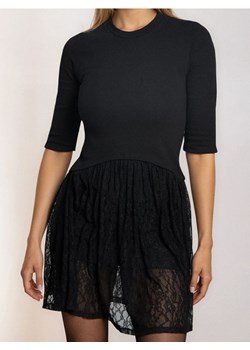 Sinsay - Sukienka mini z koronkowym dołem - czarny ze sklepu Sinsay w kategorii Sukienki - zdjęcie 189186872