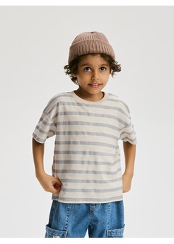 Reserved - Bawełniany t-shirt z naszywką - kremowy ze sklepu Reserved w kategorii T-shirty chłopięce - zdjęcie 189207320