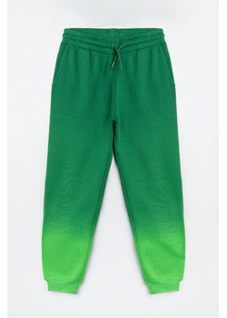 Gładkie spodnie dresowe z efektem ombre, Rozmiar - 152, Kolor - Zielony ze sklepu REPORTER w kategorii Spodnie dziewczęce - zdjęcie 189208511