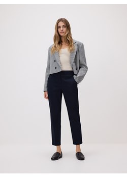 Reserved - Spodnie w kant z bawełną - granatowy ze sklepu Reserved w kategorii Spodnie damskie - zdjęcie 189209173