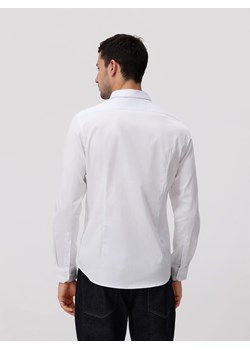 Reserved - Gładka koszula super slim fit - biały ze sklepu Reserved w kategorii Koszule męskie - zdjęcie 189210751