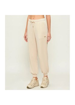 EA7 Spodnie dresowe | Regular Fit ze sklepu Gomez Fashion Store w kategorii Spodnie damskie - zdjęcie 189212742