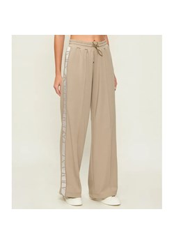 EA7 Spodnie dresowe | Boyfriend fit ze sklepu Gomez Fashion Store w kategorii Spodnie damskie - zdjęcie 189212860