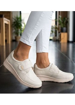 Beżowe półbuty na rzepy /G2-3 18778 w3/ ze sklepu Pantofelek24.pl w kategorii Półbuty damskie - zdjęcie 189214911