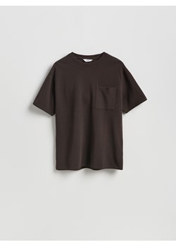 Reserved - Strukturalny t-shirt comfort fit - ciemnobrązowy ze sklepu Reserved w kategorii T-shirty męskie - zdjęcie 189221094