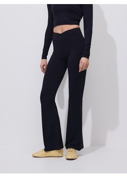 Reserved - Spodnie dresowe - czarny ze sklepu Reserved w kategorii Spodnie damskie - zdjęcie 189225103