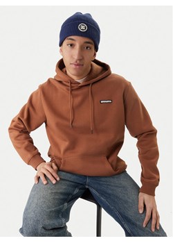 DC Shoes Bluza Patch It EDYFT03549 Brązowy Regular Fit ze sklepu MODIVO w kategorii Bluzy męskie - zdjęcie 189225210