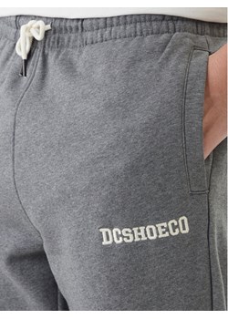 DC Shoes Spodnie dresowe Baseline ADYFB03069 Szary Regular Fit ze sklepu MODIVO w kategorii Spodnie męskie - zdjęcie 189231264