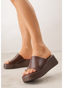Brązowe Klapki Japonki na Koturnie w Stylu Drewniaków Triaqueena ze sklepu renee.pl w kategorii Klapki damskie - zdjęcie 189235033