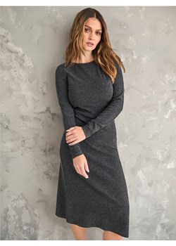 Sinsay - Sukienka midi dzianinowa - szary ze sklepu Sinsay w kategorii Sukienki - zdjęcie 189235612