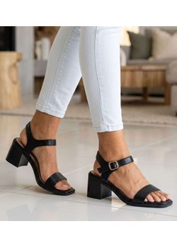 Czarne sandały na grubym obcasie klocku /D5-2 18772 W381/ ze sklepu Pantofelek24.pl w kategorii Sandały damskie - zdjęcie 189237023