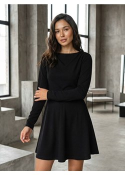 Sinsay - Rozkloszowana sukienka dresowa - czarny ze sklepu Sinsay w kategorii Sukienki - zdjęcie 189238421