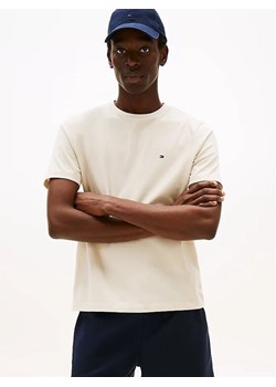 Tommy Hilfiger T-Shirt Ess Seasonal MW0MW39995 Beżowy Regular Fit ze sklepu MODIVO w kategorii T-shirty męskie - zdjęcie 189239103