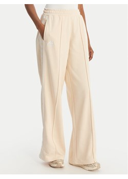 Kappa Spodnie dresowe Banda Malorie 37256WW Écru Regular Fit ze sklepu MODIVO w kategorii Spodnie damskie - zdjęcie 189239901