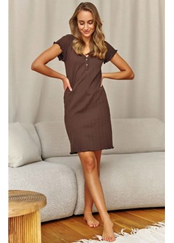 Doctor Nap brązowa koszula nocna z żakardowej bawełny TM.7446.CHOCO, Kolor brązowy, Rozmiar S, Doctor Nap ze sklepu Intymna w kategorii Koszule nocne - zdjęcie 189241353
