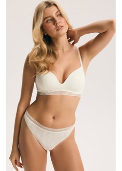 Esotiq biustonosz usztywniany Bloovii Love 44869-01X, Kolor kremowy, Rozmiar 65B, BLOOVII ze sklepu Intymna w kategorii Biustonosze - zdjęcie 189241483