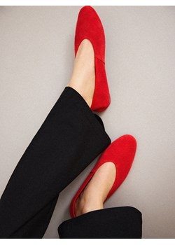 Mohito - Zamszowe czerwone baleriny - czerwony ze sklepu Mohito w kategorii Balerinki - zdjęcie 189244680