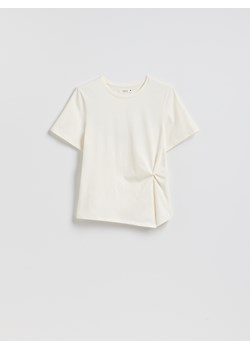 Reserved - T-shirt z ozdobnym detalem - złamana biel ze sklepu Reserved w kategorii Bluzki damskie - zdjęcie 189245392