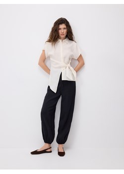 Reserved - Bluzka z modalem - złamana biel ze sklepu Reserved w kategorii Bluzki damskie - zdjęcie 189245442