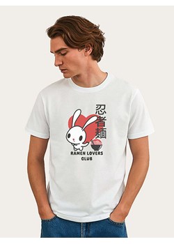 WOOOP Koszulka "Torc Ramen Lovers Club Bunny" w kolorze białym ze sklepu Limango Polska w kategorii T-shirty męskie - zdjęcie 189251194