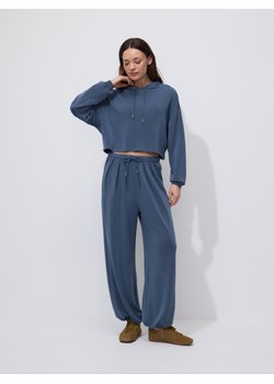 Reserved - Krótka bluza z wiskozą - granatowy ze sklepu Reserved w kategorii Bluzy damskie - zdjęcie 189255431