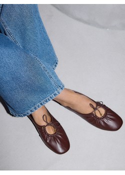 Mohito - Brązowe baleriny - ciemnobrązowy ze sklepu Mohito w kategorii Balerinki - zdjęcie 189257701