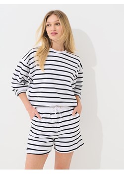 Mohito - Wzorzyste szorty z bawełną - biały ze sklepu Mohito w kategorii Szorty - zdjęcie 189257931