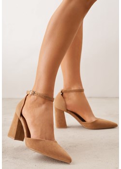 Jasnobrązowe Czółenka z Imitacji Zamszu na Słupku z Noskiem w Szpic Violetto ze sklepu born2be.pl w kategorii Czółenka - zdjęcie 189258563