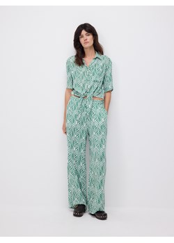 Reserved - Luźne spodnie z wiskozy - wielobarwny ze sklepu Reserved w kategorii Spodnie damskie - zdjęcie 189259043