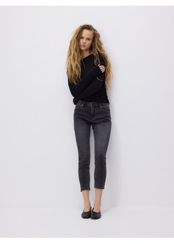 Reserved - Jeansy slim - szary ze sklepu Reserved w kategorii Jeansy damskie - zdjęcie 189259751