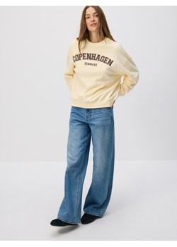 Reserved - Bluza z haftowanym napisem - jasnożółty ze sklepu Reserved w kategorii Bluzy damskie - zdjęcie 189262904