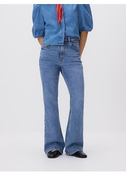 Reserved - Jeansy flare z krótszą nogawką - niebieski ze sklepu Reserved w kategorii Jeansy damskie - zdjęcie 189262974
